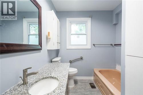 2583 Binbrook Road, Binbrook, ON - Indoor Photo Showing Bathroom