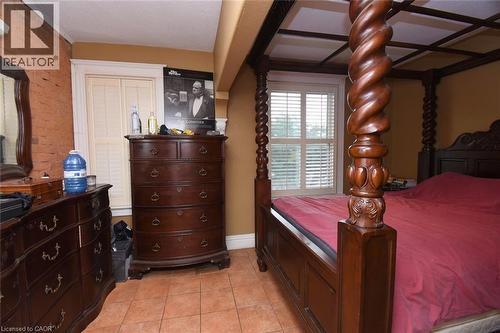 22 Picton Street E, Hamilton, ON - Indoor Photo Showing Bedroom
