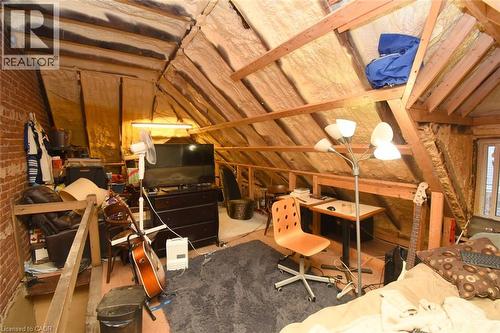 22 Picton Street E, Hamilton, ON - Indoor