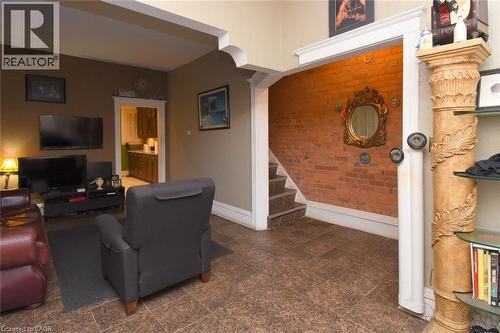 22 Picton Street E, Hamilton, ON - Indoor