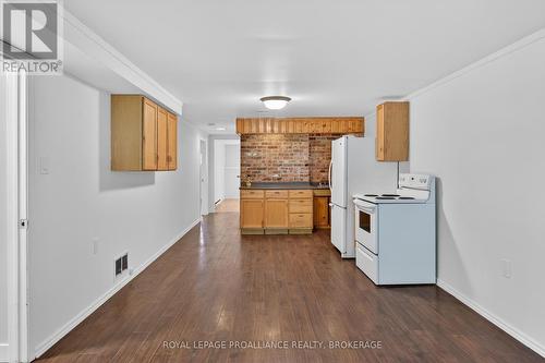 1088 Pinewood Place, Kingston (City Northwest), ON - Indoor Photo Showing Kitchen