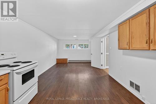 1088 Pinewood Place, Kingston (City Northwest), ON - Indoor Photo Showing Kitchen