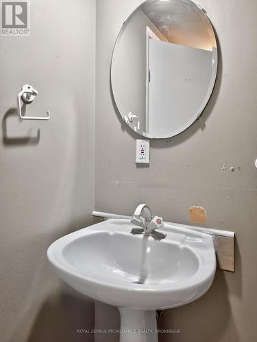 1088 Pinewood Place, Kingston (City Northwest), ON - Indoor Photo Showing Bathroom