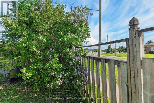 1088 Pinewood Place, Kingston (City Northwest), ON - Outdoor