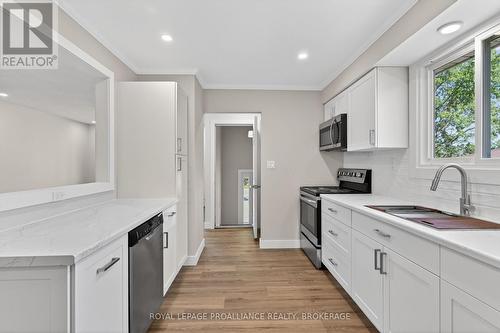 1088 Pinewood Place, Kingston (City Northwest), ON - Indoor Photo Showing Kitchen