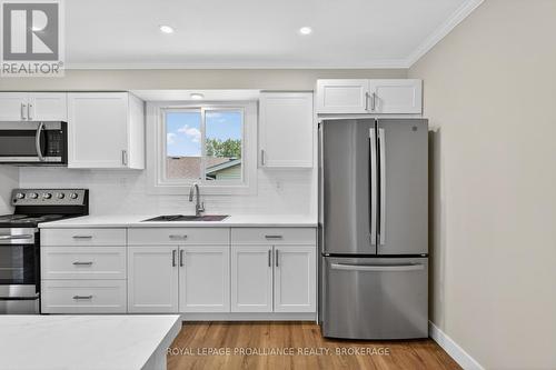 1088 Pinewood Place, Kingston (City Northwest), ON - Indoor Photo Showing Kitchen