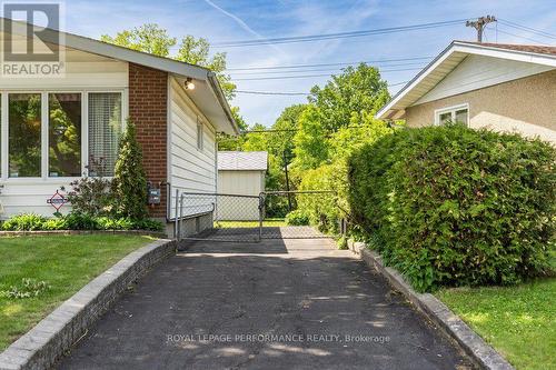 2184 Melfort Street, Ottawa, ON - Outdoor