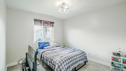 73 York Crescent, Steinbach, MB - Indoor Photo Showing Bedroom