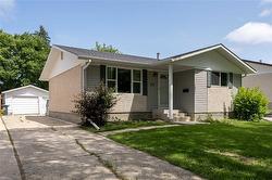 37 Hobbs ST  Winnipeg, MB R2K 3N6