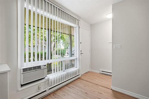 11-760 River Rd, Winnipeg, MB - Indoor Photo Showing Other Room