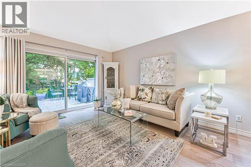 418 Sandbanks Crescent, Waterloo, ON - Indoor Photo Showing Living Room