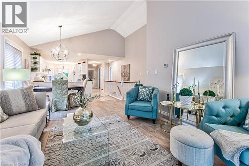 418 Sandbanks Crescent, Waterloo, ON - Indoor Photo Showing Living Room