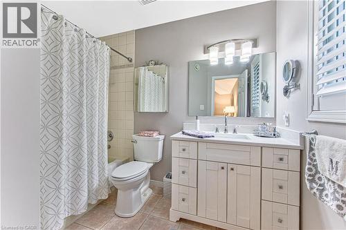 418 Sandbanks Crescent, Waterloo, ON - Indoor Photo Showing Bathroom