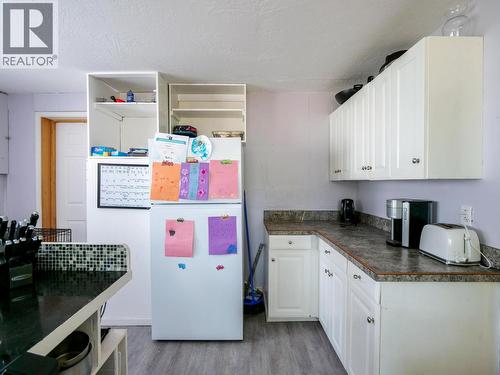 201 Lewis Drive, Quesnel, BC - Indoor Photo Showing Kitchen