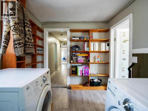 201 Lewis Drive, Quesnel, BC - Indoor Photo Showing Laundry Room
