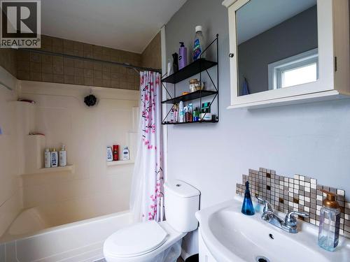 201 Lewis Drive, Quesnel, BC - Indoor Photo Showing Bathroom