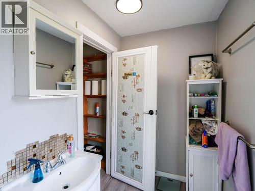 201 Lewis Drive, Quesnel, BC - Indoor Photo Showing Bathroom