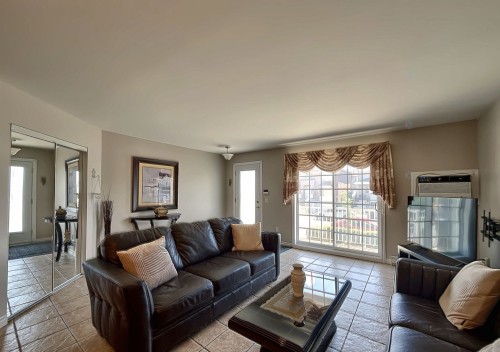 8923 Av. René-Descartes  Montréal (Rivière-Des-Prairies/Pointe-Aux-Trembles), QC H1E 7P7