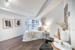 616E-576 Front Street WToronto, ON M5V 1C1