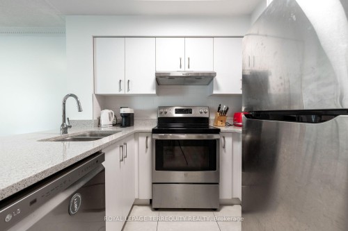 513-109 Front Street E, Toronto, ON - Indoor Photo Showing Kitchen With Stainless Steel Kitchen With Double Sink