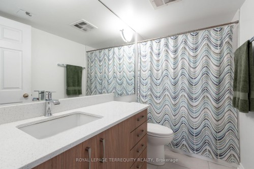 513-109 Front Street E, Toronto, ON - Indoor Photo Showing Bathroom