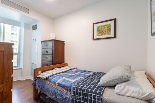 513-109 Front Street E, Toronto, ON - Indoor Photo Showing Bedroom