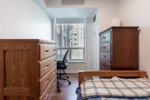 513-109 Front Street E, Toronto, ON - Indoor Photo Showing Bedroom