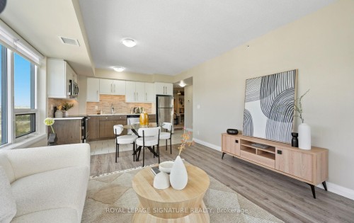 706-53 Arthur Street S, Guelph, ON - Indoor Photo Showing Living Room