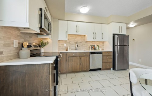 706-53 Arthur Street S, Guelph, ON - Indoor Photo Showing Kitchen