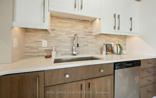 706-53 Arthur Street S, Guelph, ON - Indoor Photo Showing Kitchen With Upgraded Kitchen