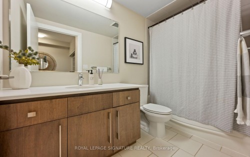 706-53 Arthur Street S, Guelph, ON - Indoor Photo Showing Bathroom