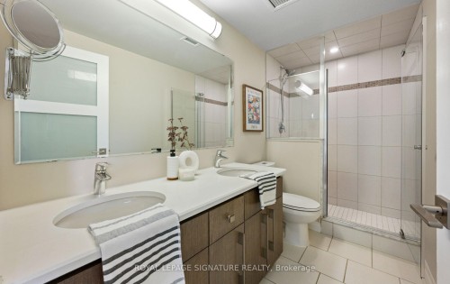 706-53 Arthur Street S, Guelph, ON - Indoor Photo Showing Bathroom