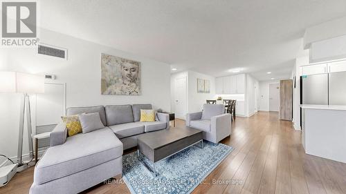 656 - 23 Cox Boulevard, Markham, ON - Indoor Photo Showing Living Room
