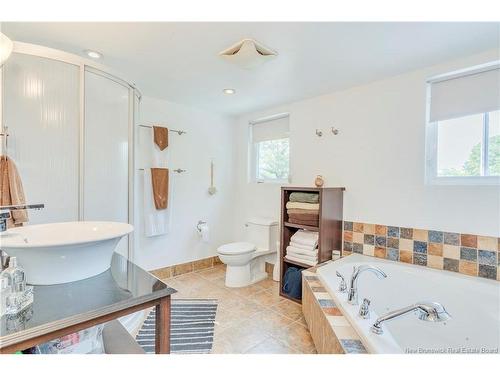 360-362 Cameron St, Moncton, NB - Indoor Photo Showing Bathroom