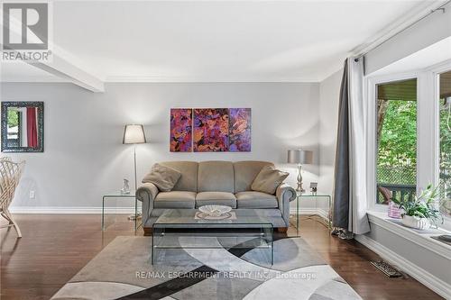 132 Hampton Heath Road, Burlington, ON - Indoor Photo Showing Living Room