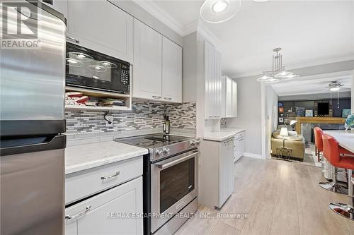 132 Hampton Heath Road, Burlington, ON - Indoor Photo Showing Kitchen With Stainless Steel Kitchen
