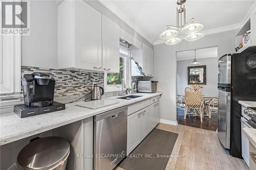 132 Hampton Heath Road, Burlington, ON - Indoor Photo Showing Kitchen
