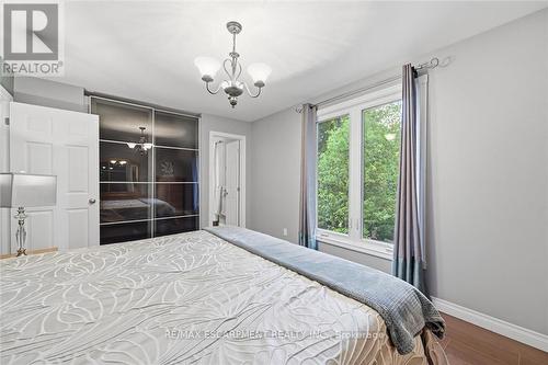 132 Hampton Heath Road, Burlington, ON - Indoor Photo Showing Bedroom