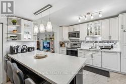 6 ALBANY AVENUE  Hamilton, ON L8H 2H2