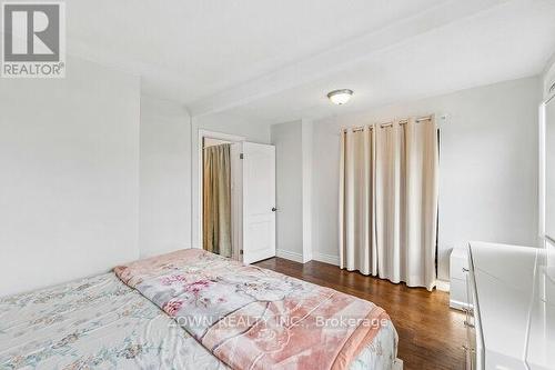 6 Albany Avenue, Hamilton, ON - Indoor Photo Showing Bedroom