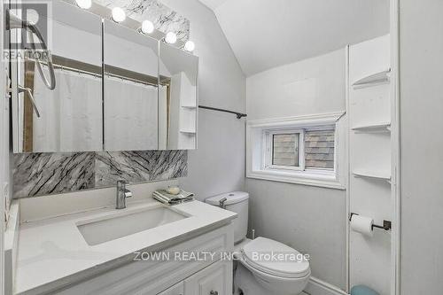 6 Albany Avenue, Hamilton, ON - Indoor Photo Showing Bathroom