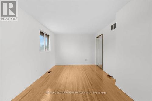 345 Berkindale Drive, Hamilton, ON - Indoor Photo Showing Other Room