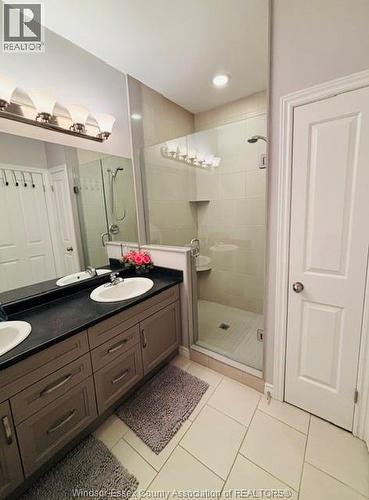 6114 Tiburon Crescent, Windsor, ON - Indoor Photo Showing Bathroom