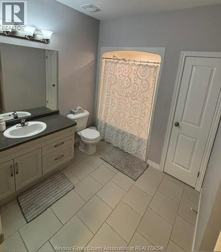 6114 Tiburon Crescent, Windsor, ON - Indoor Photo Showing Bathroom
