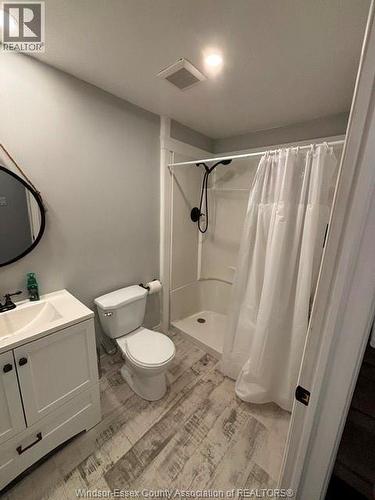 6114 Tiburon Crescent, Windsor, ON - Indoor Photo Showing Bathroom