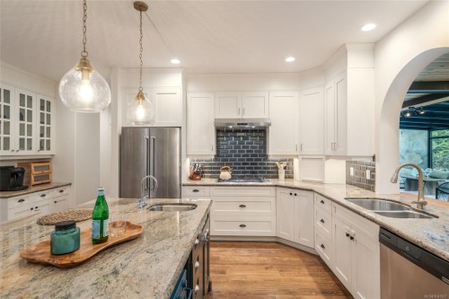 531 Yambury Rd, Qualicum Beach, BC 