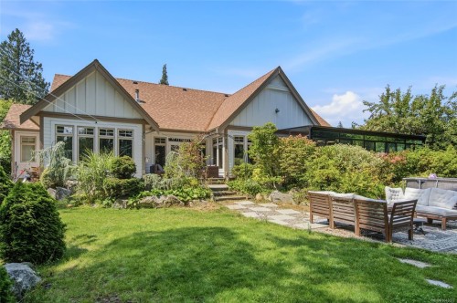531 Yambury Rd, Qualicum Beach, BC 