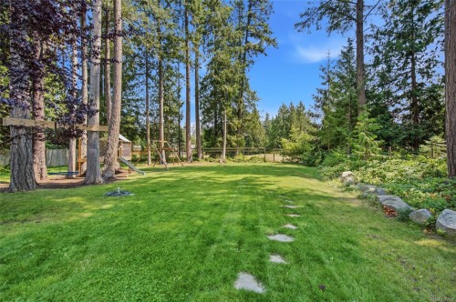 531 Yambury Rd, Qualicum Beach, BC 
