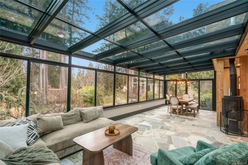 531 Yambury Rd, Qualicum Beach, BC 