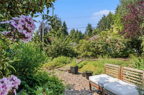 531 Yambury Rd, Qualicum Beach, BC 